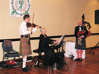 Live music! Keith, Muriel, Bill